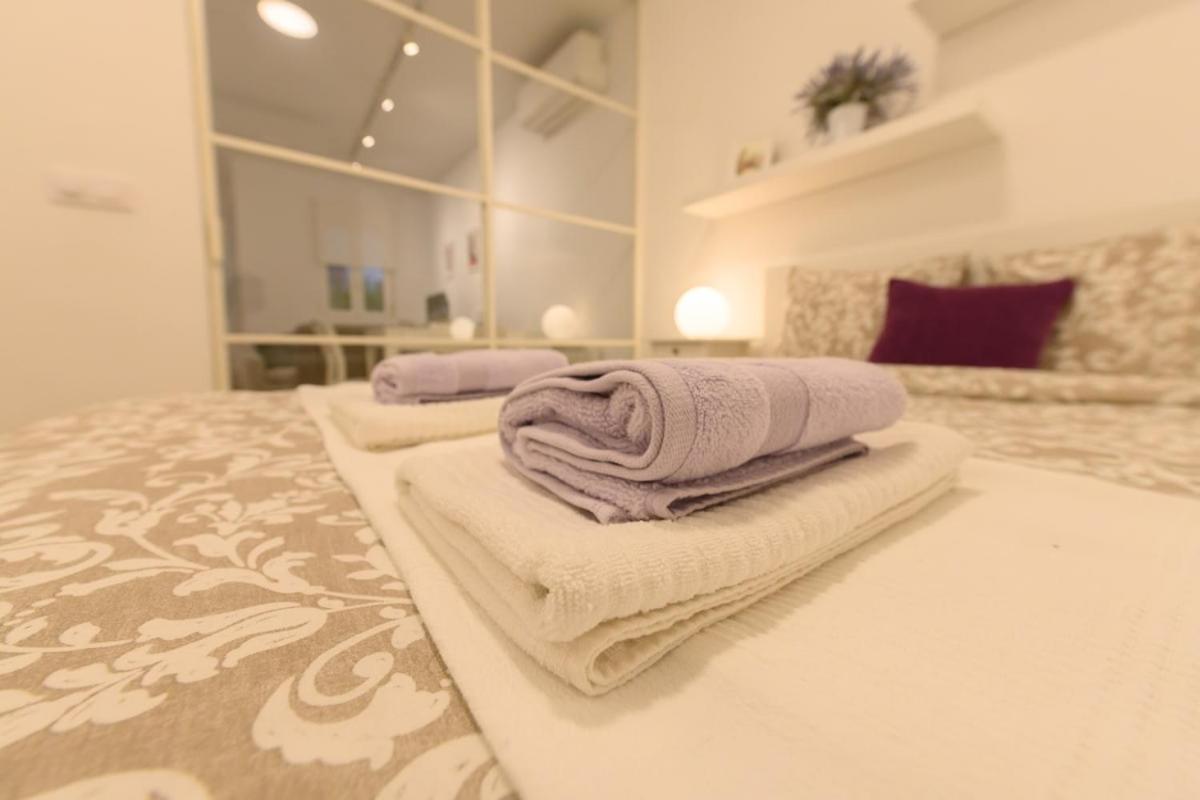 1 Bedroom In The Center Of Temporary Gos41b